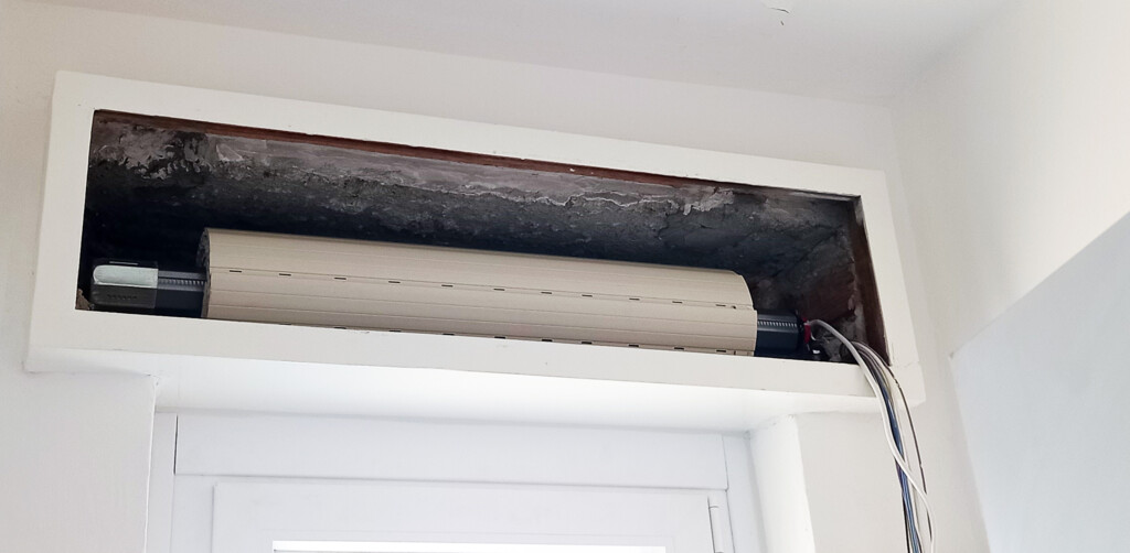 Collegamento elettrico dei motori delle tapparelle