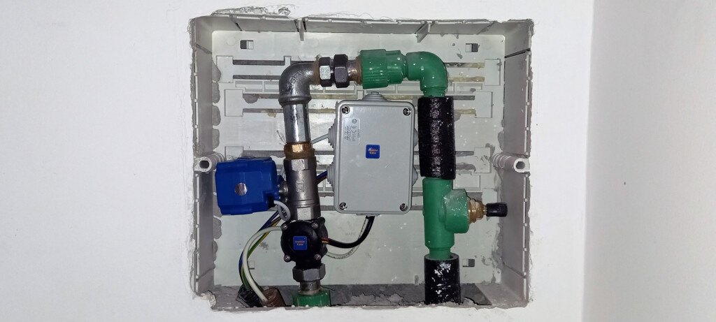 Impianto domotico a Gallarate, Control Casa, valvola chiusura acqua e misura consumi.