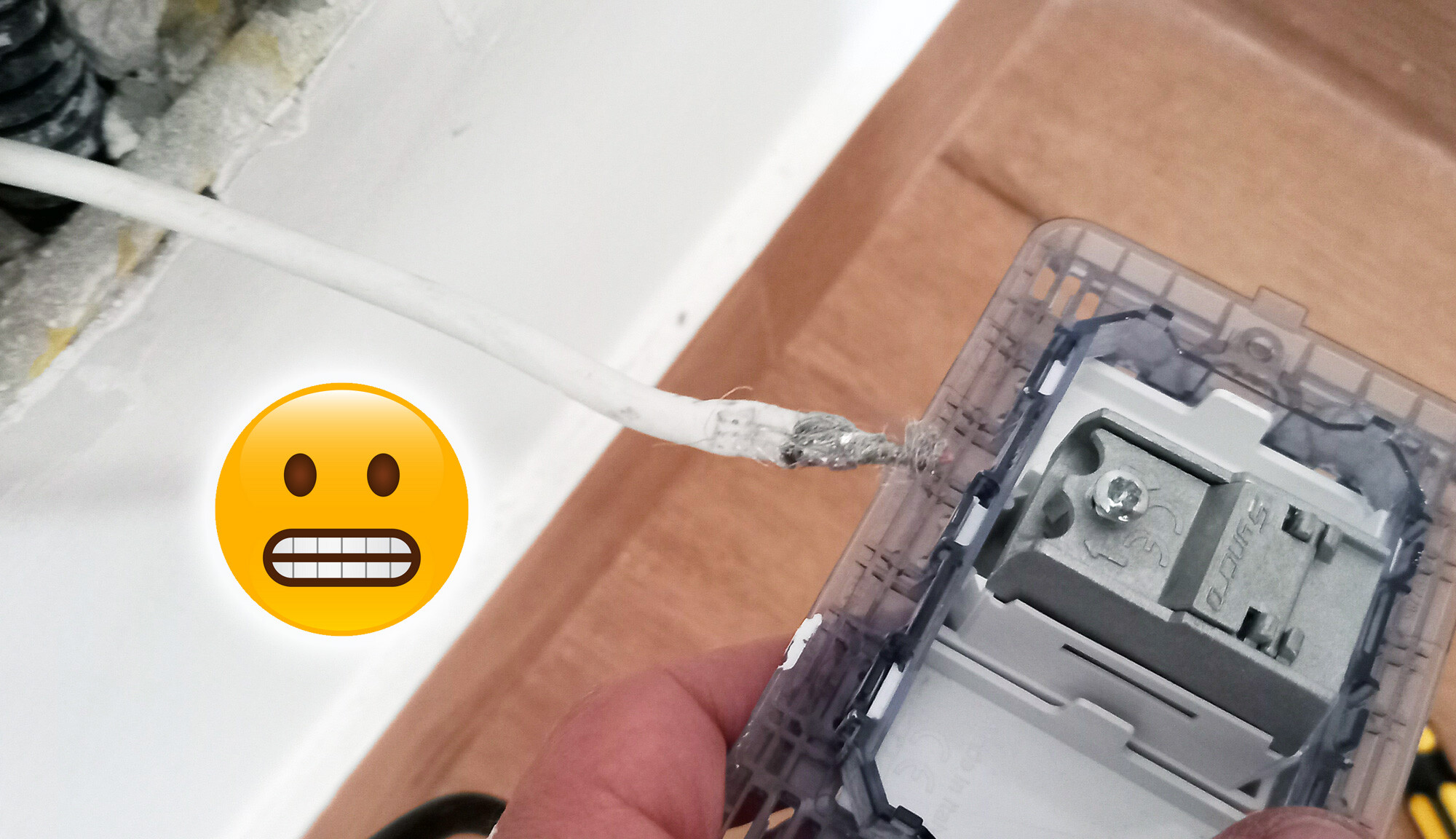 Riparazione presa TV, riparazione antenna, cavo antenna. La TV non si vede, manca il segnale antenna.